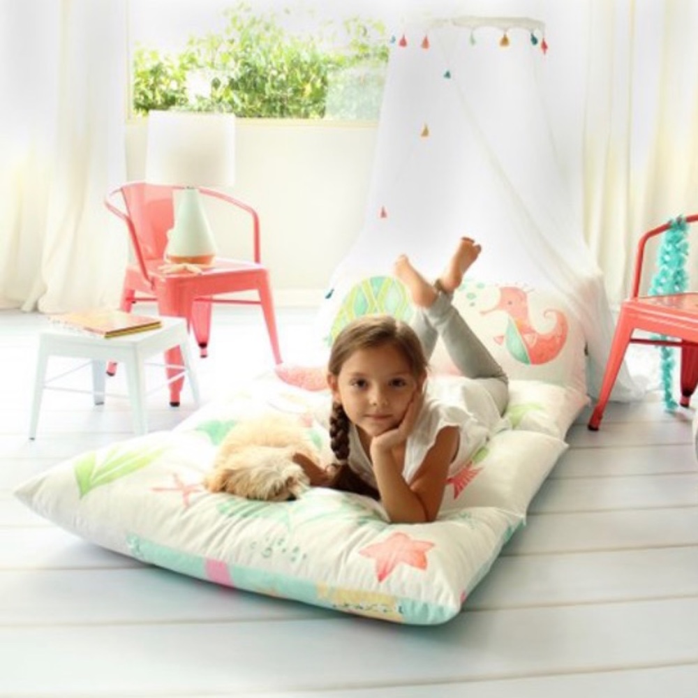 BRAND NEW OCEAN PATTERN LOUNGE COVER BED/MAT